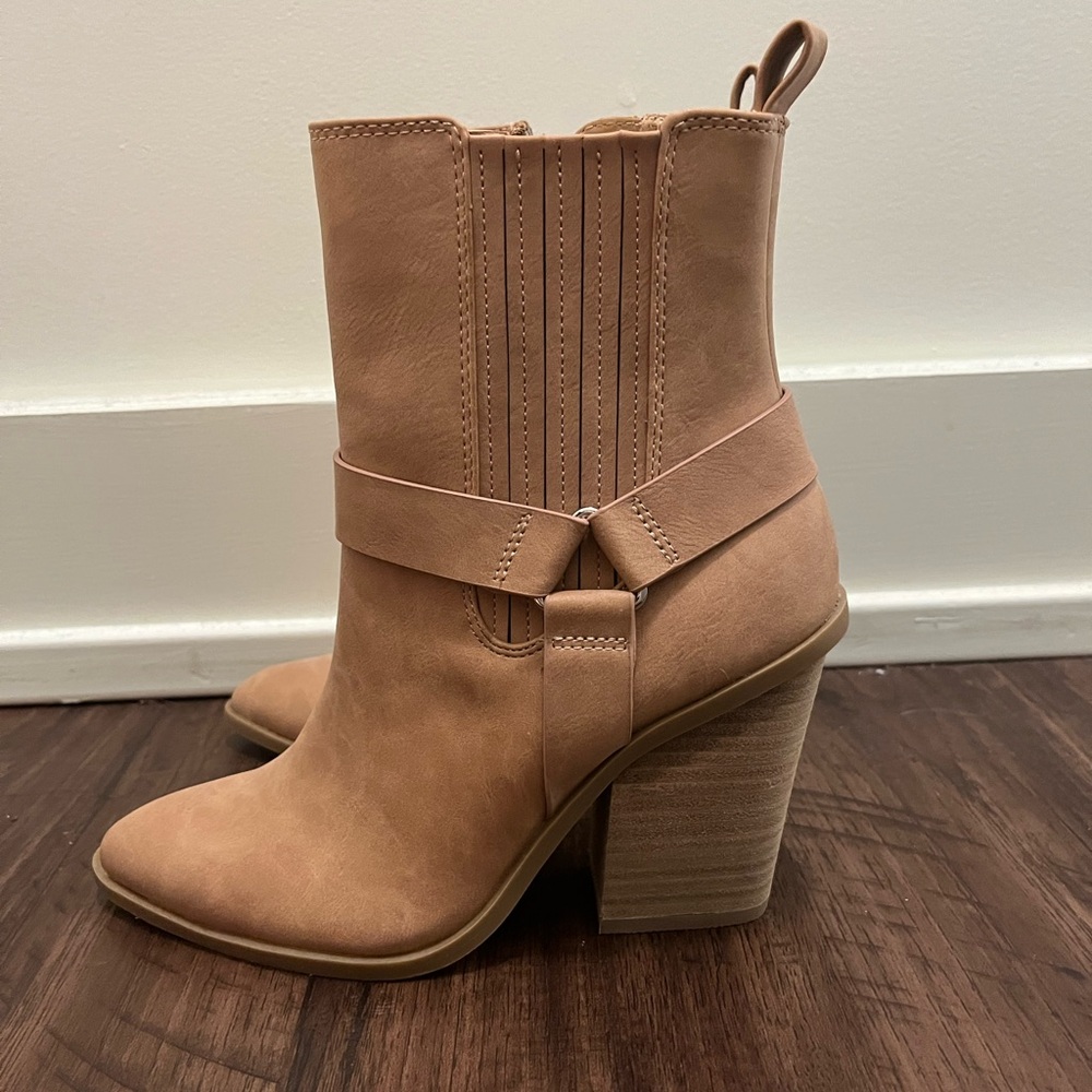 Dolce Vita Tan Heel Booties